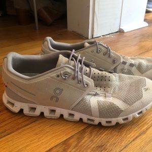 Women’s On Cloud Size 8